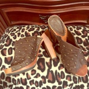 Ladies shoes